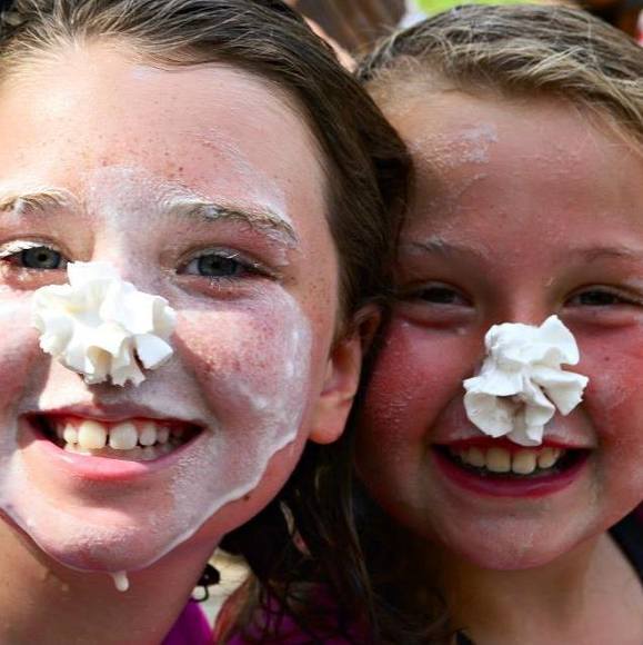 Meet your Posher, Kaitlyn-bryan - Picture 1 of 1